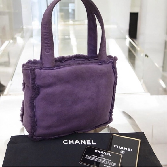 GUC Authentic Chanel 2000s Purple Shearling Mini Logo Bag with Dustbag & Cards - Picture 1 of 16